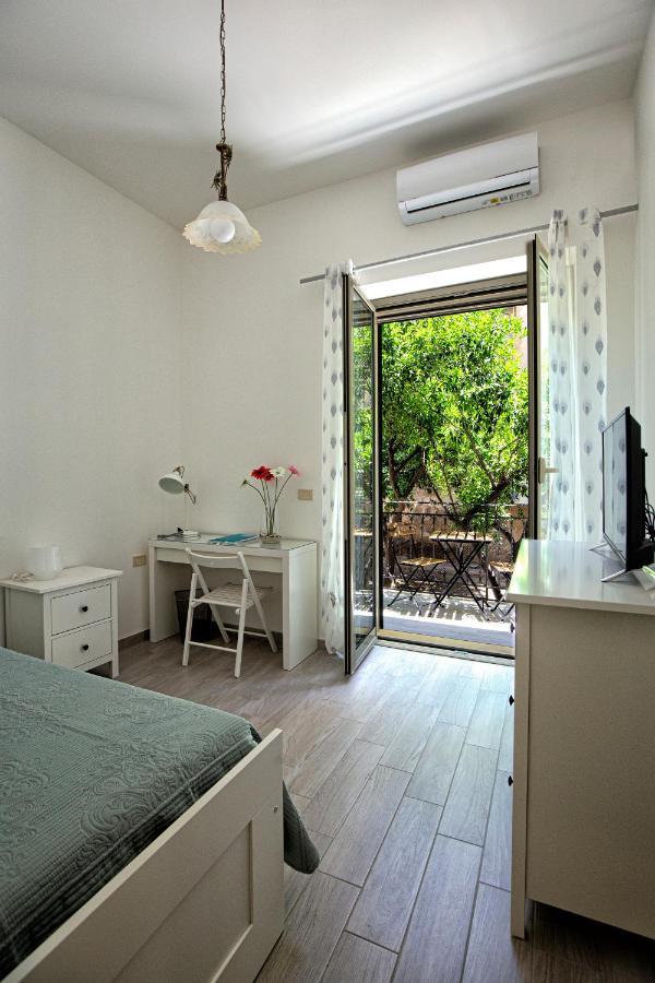 Garden House: Apartments And Rooms For Holidays Palermo Kültér fotó